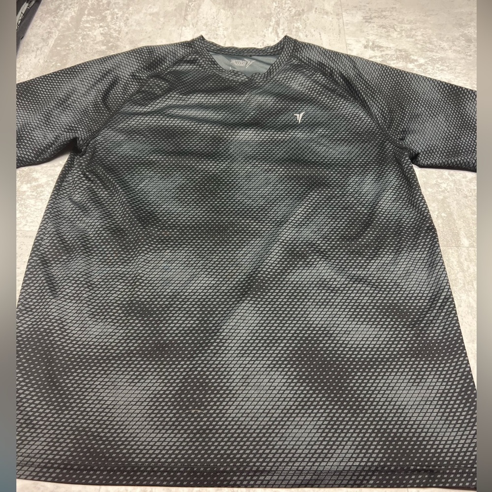 Men’s active shirt